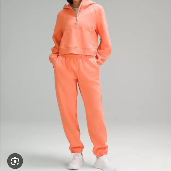 Lululemon mid rise oversized joggers - Picture 2 of 2